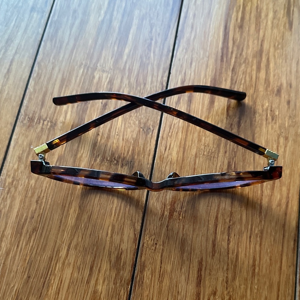 Tortoise Shell Women's Glasses - Picture 2 of 3